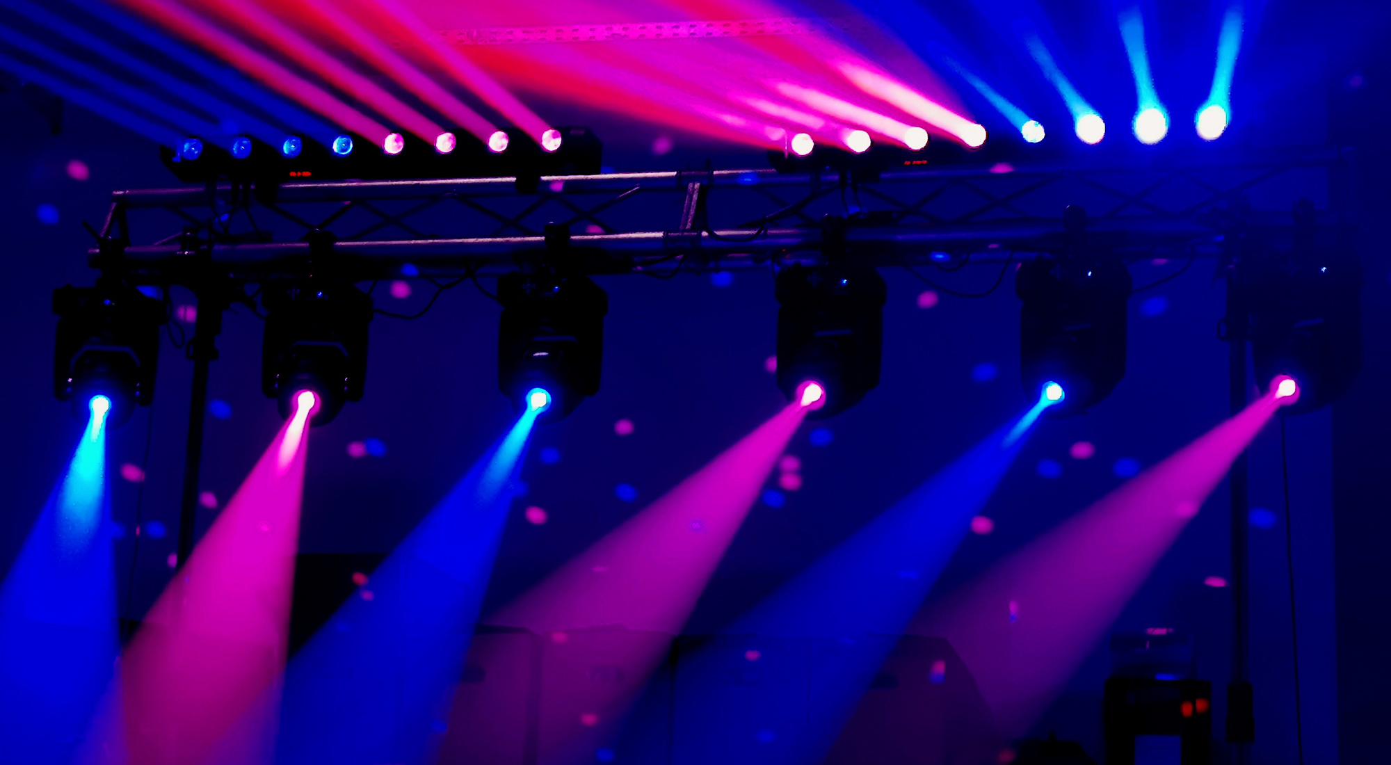 Ambientlight Bühne: satte Farben und weiche Übergänge